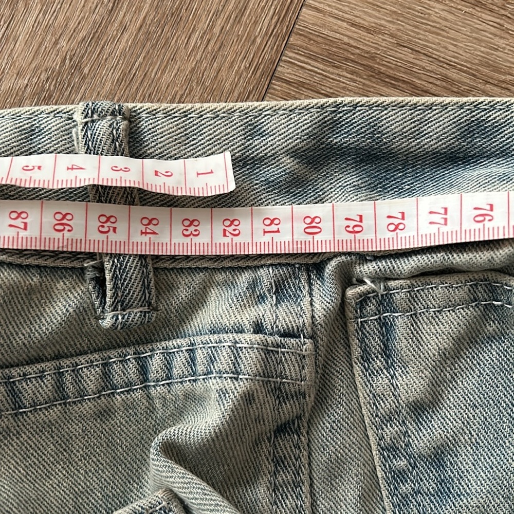 Casual Light Wash Denim Jeans - Picture 4 of 7